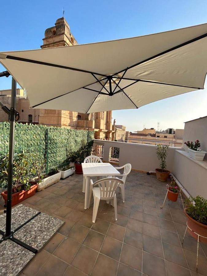 La Casa In Piazza Hotel Terrasini Exterior foto