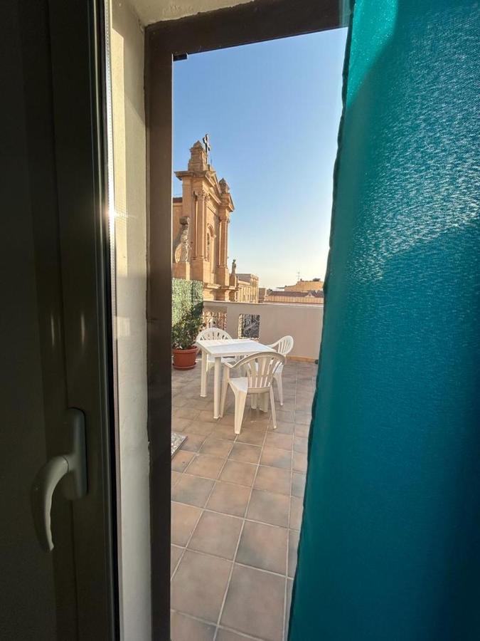 La Casa In Piazza Hotel Terrasini Exterior foto